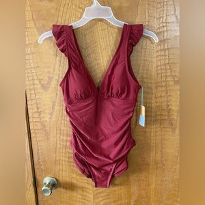 One Piece Swimsuit
Size: Small (4/6)
Red
Kona Sol